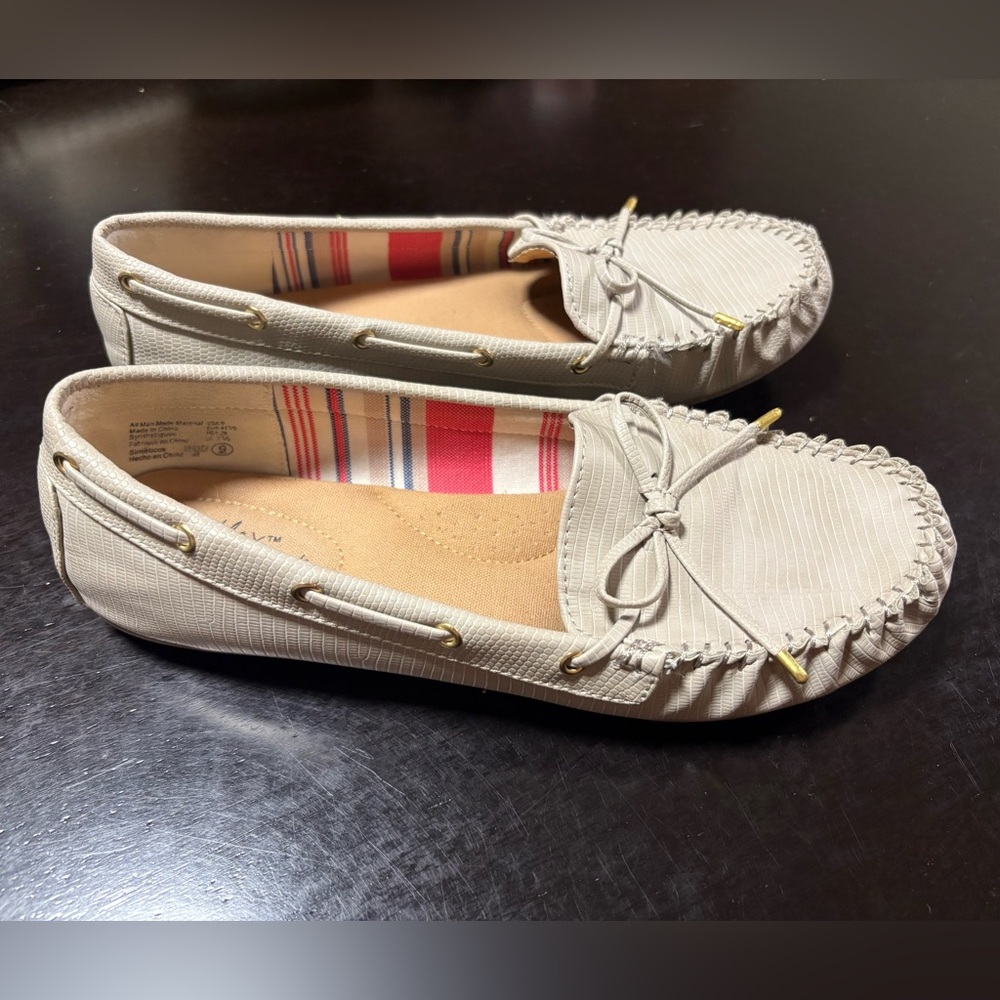Dexflex Comfort Women's Beige Loafers